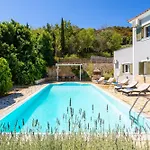 Kostis Villa *
